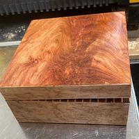 Small box for veneering practice