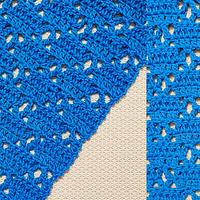 Easy Pattern and Tutorial for Diamond Crochet Table Runner - Project by rajiscrafthobby