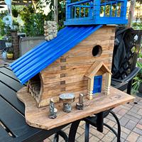 One more birdhouse.!!!