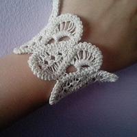 Romanian point lace bracelet - Project by Dessy