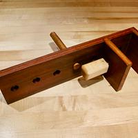 How I built a Deadman that fits almost any workbench 
