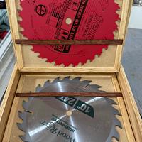 Table saw blade storage case