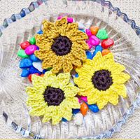 Super Easy and Quick Crochet Sunflower Applique Pattern - Project by rajiscrafthobby