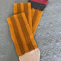 Crocheted pencil scarf - Project by Shirley