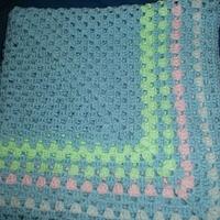 crochet blanket - Project by mobilecrafts