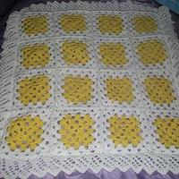 frilled trim crochet blanket - Project by mobilecrafts