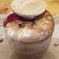 Rock maple lidded bowl - Project by Dave Polaschek