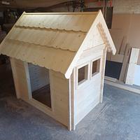 TRADITIONAL WOODEN HOUSE BUILDING