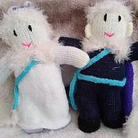 king charles and queen camilla knitted toys - Project by mobilecrafts