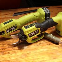 Ryobi Cordless Secateurs – R18XSEC20