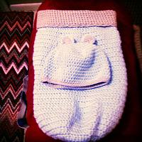 Baby cocoon and beanie. ? - Project by Katrn