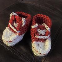 Crocheted Converse style baby sneakers - Project by Shirley