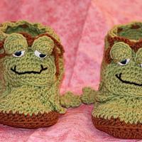 Frog Slippers - Project by Shannon 