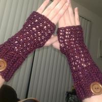 Fingerless gloves - Project by Down Home Crochet