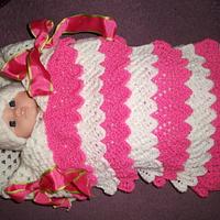 Knitted and Crochet Frills Baby Nest - Project by mobilecrafts