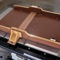 Crosscut Sled with Replaceable Slide-in Inserts (Tools Free) - Project by Ron Stewart