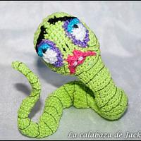 Corpse Bride Crochet Worm - La Calabaza de Jack - Project by La Calabaza de Jack