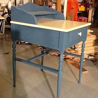 Chalk paint writing desk (shabby chic) - Project by Jack King
