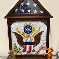 MEMORIAL OR GIFT FLAG BOX FOR TWO TYPES OF FLAGS