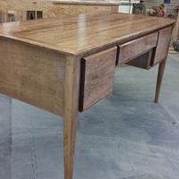 pine desk - Project by Canaan Woodworking