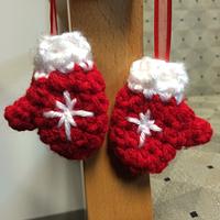 Mini Mittens Ornament - Project by Alana Judah