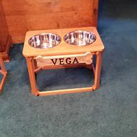 Elevated Dog Feeder - Project by David Roberts