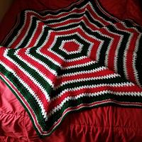 Xmas hexagon lapghan - Project by Nicole