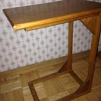 Sitting table