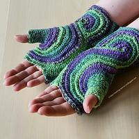 Octavo Fingerless Gloves - Project by Sybil Ra