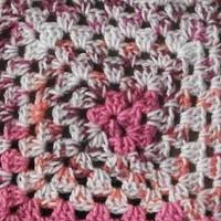 Weekend Wonder: Granny Square - Project by mobilecrafts