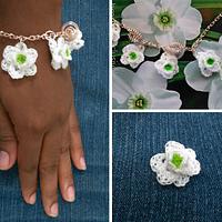 Green Eyes Daffodil Charm Bracelet - Project by Flawless Crochet Flowers