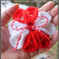  Crochet flower broochs(Martenitsa) - Project by Dessy