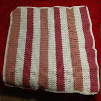 Pink and white striped baby blanket - Project by Nicole