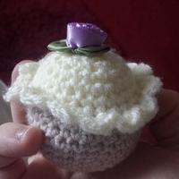 cupcake pin cushion.