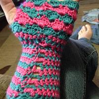 Shell fingerless gloves - Project by Allison