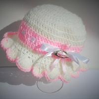 Crocheted frilled beanie hats - Project by Catherine 