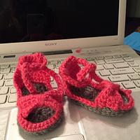 Newborn sandals - Project by hookergirl