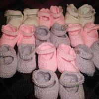 baby booties - Project by mobilecrafts