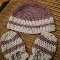 baby beanie and mits - Project by maggie craig