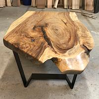Live edge table  - Project by Indistressed