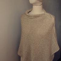 Poncho with big side cable - Project by Manualnia