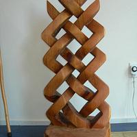 Celtic knot sculpture - Project by Carver