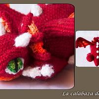 Red crochet dragon - La Calabaza de Jack