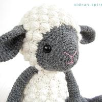 Bobble stitch sheep