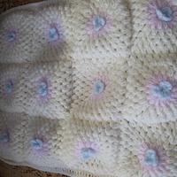 Crochet Blanket - Project by mobilecrafts