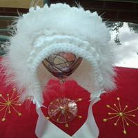 White maribu bonnet - Project by Catherine 