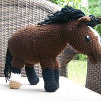 Crochet horse....modeled after my mare, Electra. - Project by Erika