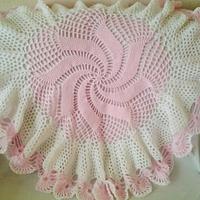 Pink and white windmill shawl - Project by Catherine 