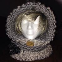 Winter Hooded Hat - Project by jujube1960