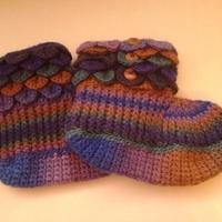 Crocodile stitch bootees, adult size - Project by Lisa Crispin